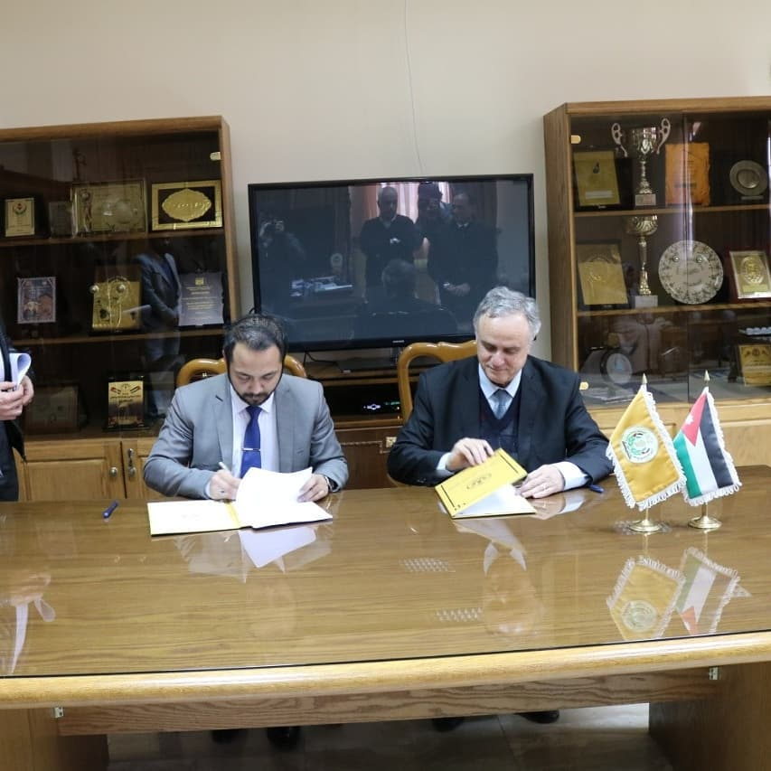Memorandum of Understanding between the University and the Alumni Association of Al Hussein University